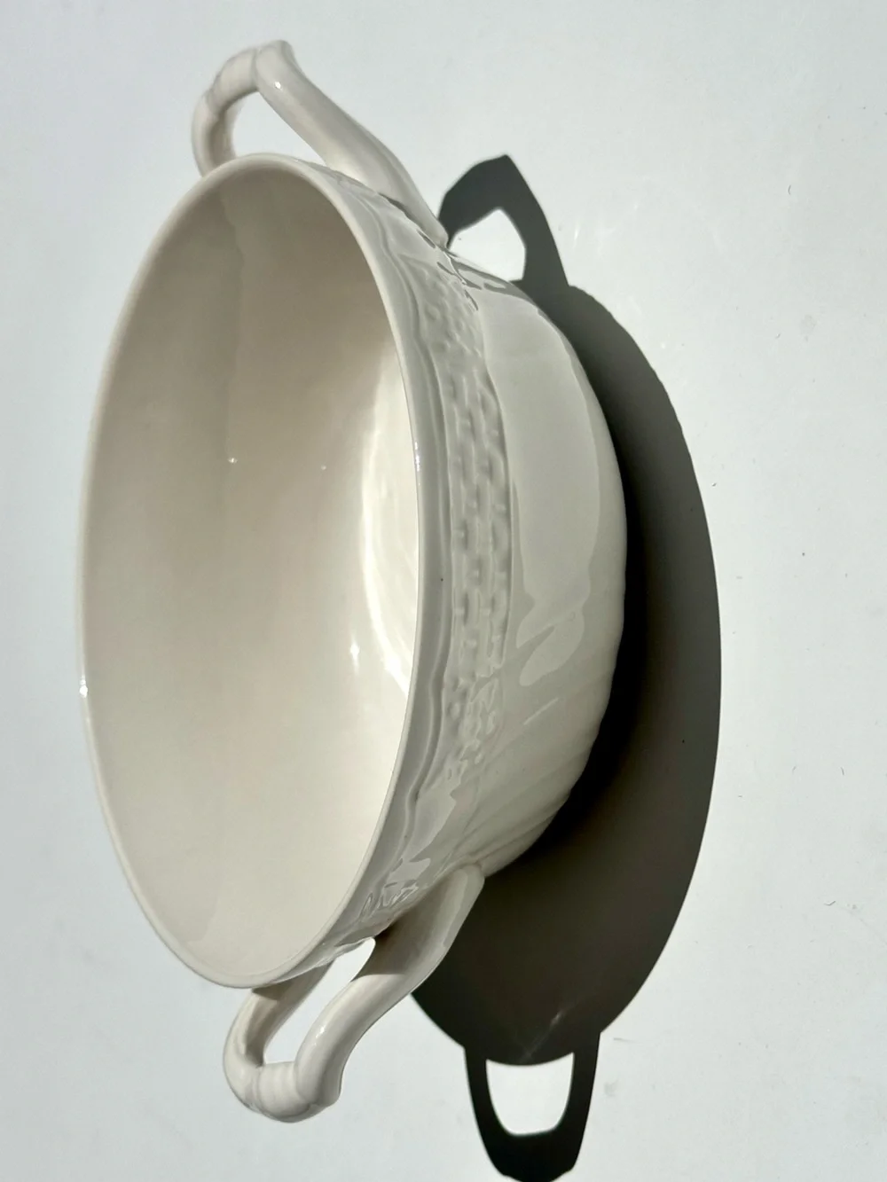 Rare! MIKASA Renaissance White Double-Handled Flat Cream Soup Bowl, 4 3/4”